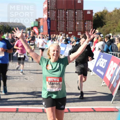 03.10.2025 - Köhlbrandbrückenlauf Jannik Wohlers http://msf.ph/oto/9126921 03.10.2025 13:24:12 Ziel 4286, 4442, 4529, 4657, 4698, 4942, 4943, 5085, 5321, 5350, 5387, 5389, 5419, 5432, 5986, 6119, 6168, 6169, 6442, 6443, 6557, 6643, 6701 meine-sportfotos.de