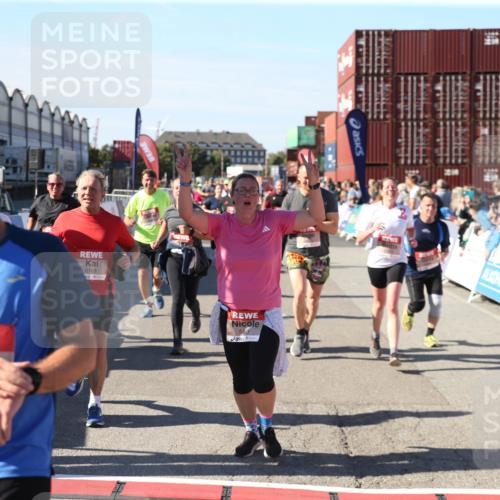 03.10.2025 - Köhlbrandbrückenlauf Jannik Wohlers http://msf.ph/oto/9126932 03.10.2025 13:24:13 Ziel 4286, 4442, 4529, 4657, 4673, 4698, 4942, 4943, 5085, 5107, 5321, 5350, 5389, 5419, 5432, 5986, 6119, 6168, 6169, 6442, 6443, 6643, 6701 meine-sportfotos.de
