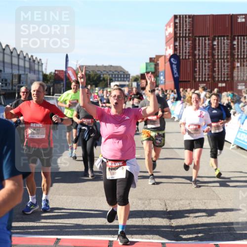 03.10.2025 - Köhlbrandbrückenlauf Jannik Wohlers http://msf.ph/oto/9126935 03.10.2025 13:24:14 Ziel 4286, 4442, 4529, 4657, 4673, 4698, 4942, 4943, 5085, 5107, 5321, 5350, 5389, 5432, 5986, 6119, 6168, 6169, 6643, 6701 meine-sportfotos.de