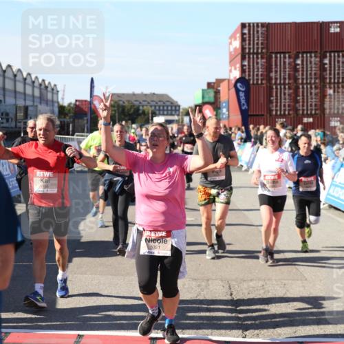 03.10.2025 - Köhlbrandbrückenlauf Jannik Wohlers http://msf.ph/oto/9126938 03.10.2025 13:24:14 Ziel 4286, 4442, 4529, 4657, 4673, 4698, 4942, 4943, 5085, 5107, 5321, 5350, 5389, 5432, 5986, 6119, 6168, 6169, 6643, 6701 meine-sportfotos.de