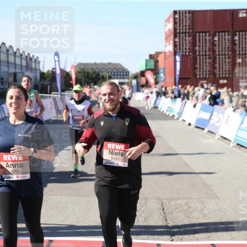 03.10.2025 - Köhlbrandbrückenlauf Jannik Wohlers http://msf.ph/oto/9126958 03.10.2025 13:24:20 Ziel 4286, 4442, 4529, 4555, 4664, 4673, 4698, 4703, 4942, 4943, 5004, 5085, 5107, 5321, 5350, 5432, 5986, 6168, 6169, 6306, 6673, 6701 meine-sportfotos.de