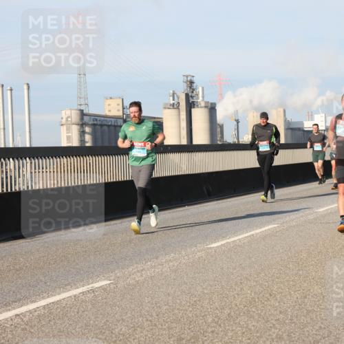 03.10.2025 - Köhlbrandbrückenlauf Lena Gebhardt http://msf.ph/oto/9127019 03.10.2025 09:46:51 Position 2  meine-sportfotos.de