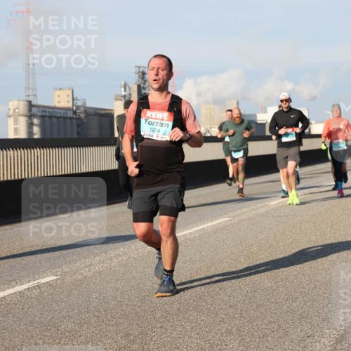 03.10.2025 - Köhlbrandbrückenlauf Lena Gebhardt http://msf.ph/oto/9127054 03.10.2025 09:46:52 Position 2 1274 meine-sportfotos.de