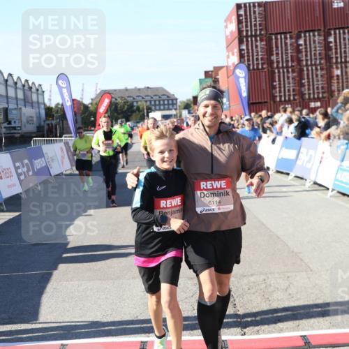03.10.2025 - Köhlbrandbrückenlauf Jannik Wohlers http://msf.ph/oto/9127069 03.10.2025 13:24:42 Ziel 4535, 4786, 4810, 5150, 5394, 5527, 6039, 6113, 6114, 6149, 6150, 6198, 6210, 6211, 6473, 6551, 6598, 6599 meine-sportfotos.de