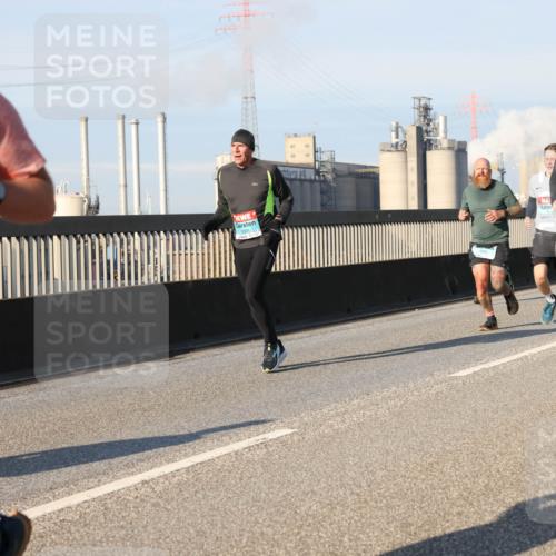 03.10.2025 - Köhlbrandbrückenlauf Lena Gebhardt http://msf.ph/oto/9127071 03.10.2025 09:46:54 Position 2 1274, 3301, 1207 meine-sportfotos.de