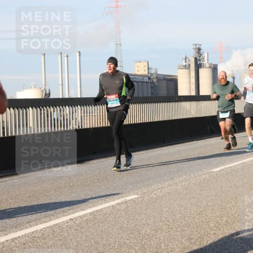 03.10.2025 - Köhlbrandbrückenlauf Lena Gebhardt http://msf.ph/oto/9127076 03.10.2025 09:46:54 Position 2  meine-sportfotos.de