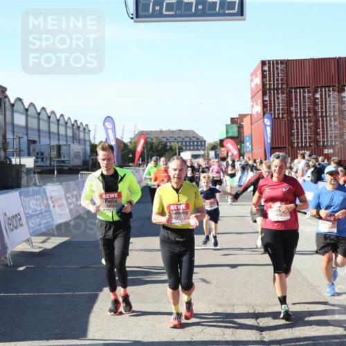 03.10.2025 - Köhlbrandbrückenlauf Jannik Wohlers http://msf.ph/oto/9127081 03.10.2025 13:24:45 Ziel 4616, 4810, 5150, 5527, 6039, 6113, 6114, 6198, 6209, 6210, 6211, 6473, 6598, 6599 meine-sportfotos.de