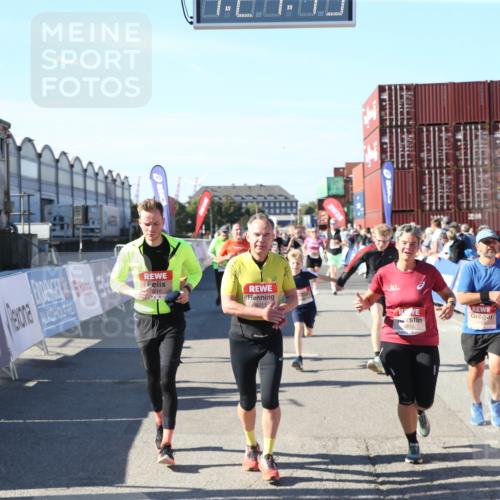 03.10.2025 - Köhlbrandbrückenlauf Jannik Wohlers http://msf.ph/oto/9127083 03.10.2025 13:24:46 Ziel 4567, 4616, 4810, 5150, 5527, 6113, 6114, 6198, 6209, 6210, 6211, 6473, 6598, 6599 meine-sportfotos.de