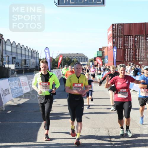 03.10.2025 - Köhlbrandbrückenlauf Jannik Wohlers http://msf.ph/oto/9127085 03.10.2025 13:24:46 Ziel 4567, 4616, 4810, 5150, 5527, 6113, 6114, 6198, 6209, 6210, 6211, 6473, 6598, 6599 meine-sportfotos.de