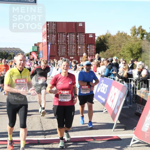 03.10.2025 - Köhlbrandbrückenlauf Jannik Wohlers http://msf.ph/oto/9127090 03.10.2025 13:24:46 Ziel 4567, 4616, 4810, 5150, 5527, 6113, 6114, 6198, 6209, 6210, 6211, 6473, 6598, 6599 meine-sportfotos.de