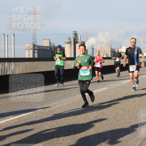 03.10.2025 - Köhlbrandbrückenlauf Lena Gebhardt http://msf.ph/oto/9127141 03.10.2025 09:46:57 Position 2 3496 meine-sportfotos.de