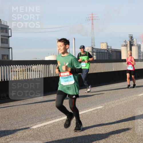 03.10.2025 - Köhlbrandbrückenlauf Lena Gebhardt http://msf.ph/oto/9127155 03.10.2025 09:46:58 Position 2 3498, 3832 meine-sportfotos.de