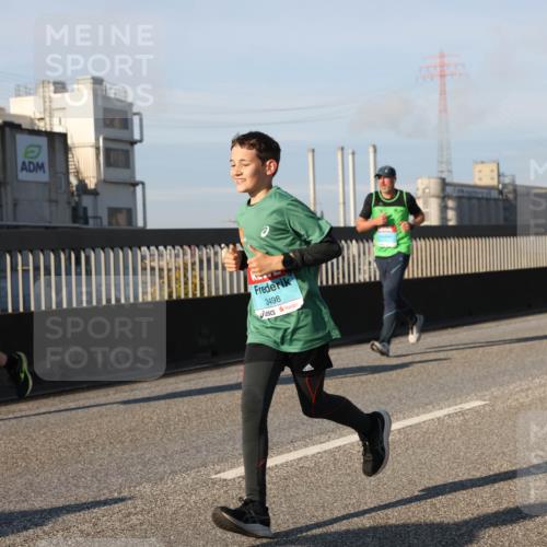 03.10.2025 - Köhlbrandbrückenlauf Lena Gebhardt http://msf.ph/oto/9127167 03.10.2025 09:46:58 Position 2 3498 meine-sportfotos.de
