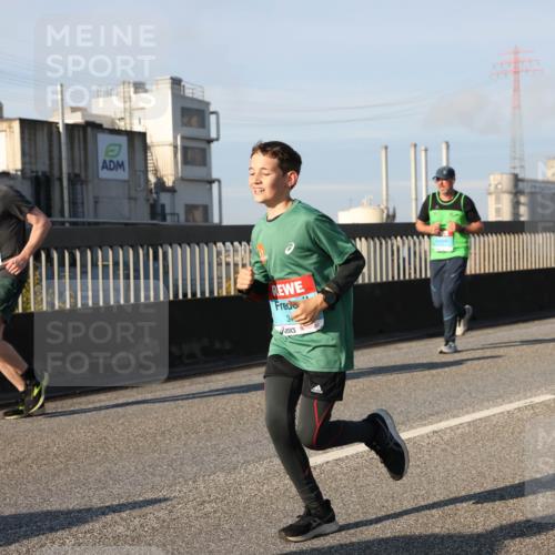 03.10.2025 - Köhlbrandbrückenlauf Lena Gebhardt http://msf.ph/oto/9127174 03.10.2025 09:46:58 Position 2 34 meine-sportfotos.de