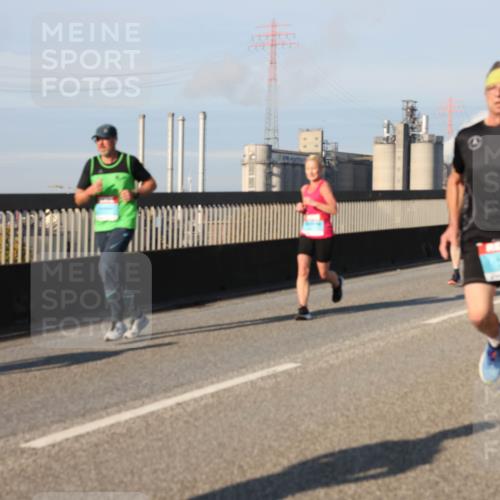 03.10.2025 - Köhlbrandbrückenlauf Lena Gebhardt http://msf.ph/oto/9127193 03.10.2025 09:46:59 Position 2  meine-sportfotos.de