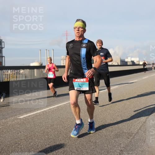 03.10.2025 - Köhlbrandbrückenlauf Lena Gebhardt http://msf.ph/oto/9127204 03.10.2025 09:47:00 Position 2 3832 meine-sportfotos.de