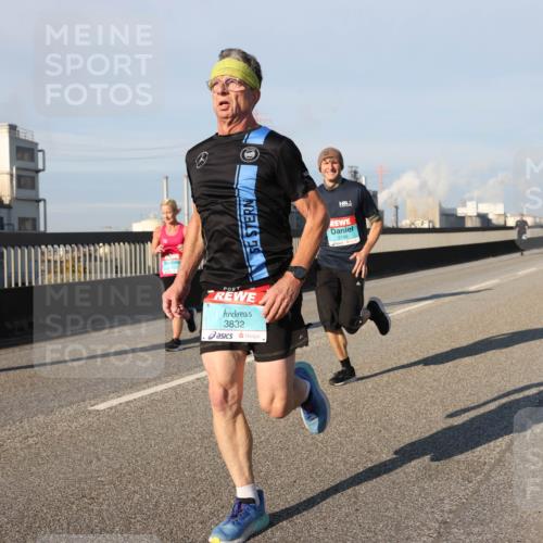 03.10.2025 - Köhlbrandbrückenlauf Lena Gebhardt http://msf.ph/oto/9127221 03.10.2025 09:47:00 Position 2 3832, 3139 meine-sportfotos.de