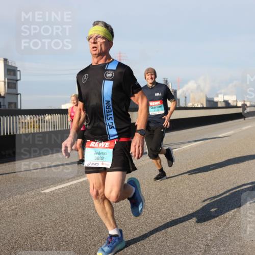 03.10.2025 - Köhlbrandbrückenlauf Lena Gebhardt http://msf.ph/oto/9127226 03.10.2025 09:47:00 Position 2 3832, 3139 meine-sportfotos.de