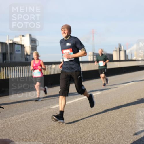 03.10.2025 - Köhlbrandbrückenlauf Lena Gebhardt http://msf.ph/oto/9127246 03.10.2025 09:47:01 Position 2  meine-sportfotos.de