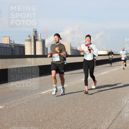 03.10.2025 - Köhlbrandbrückenlauf Lena Gebhardt http://msf.ph/oto/9127296 03.10.2025 09:47:05 Position 2 1088, 3227 meine-sportfotos.de