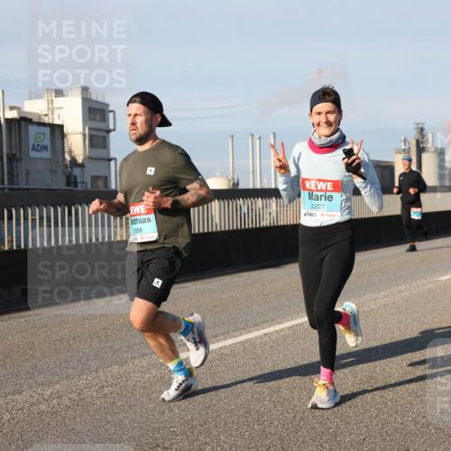 03.10.2025 - Köhlbrandbrückenlauf Lena Gebhardt http://msf.ph/oto/9127340 03.10.2025 09:47:07 Position 2 1088, 3227 meine-sportfotos.de