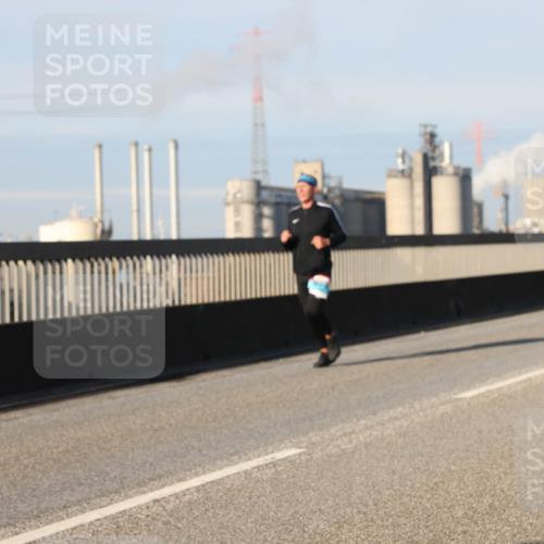 03.10.2025 - Köhlbrandbrückenlauf Lena Gebhardt http://msf.ph/oto/9127355 03.10.2025 09:47:07 Position 2  meine-sportfotos.de