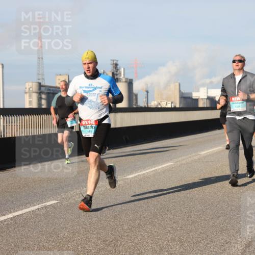 03.10.2025 - Köhlbrandbrückenlauf Lena Gebhardt http://msf.ph/oto/9127393 03.10.2025 09:47:11 Position 2 41, 1116, 1334 meine-sportfotos.de