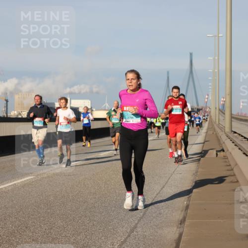 03.10.2025 - Köhlbrandbrückenlauf Lena Gebhardt http://msf.ph/oto/9127440 03.10.2025 09:47:19 Position 2 3766, 19 meine-sportfotos.de