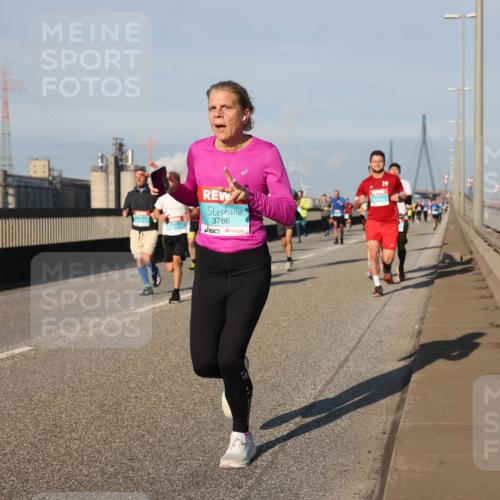 03.10.2025 - Köhlbrandbrückenlauf Lena Gebhardt http://msf.ph/oto/9127466 03.10.2025 09:47:20 Position 2 3766 meine-sportfotos.de