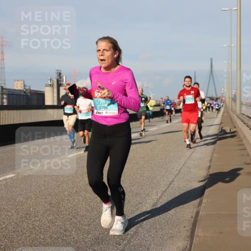03.10.2025 - Köhlbrandbrückenlauf Lena Gebhardt http://msf.ph/oto/9127469 03.10.2025 09:47:20 Position 2 3766, 19 meine-sportfotos.de