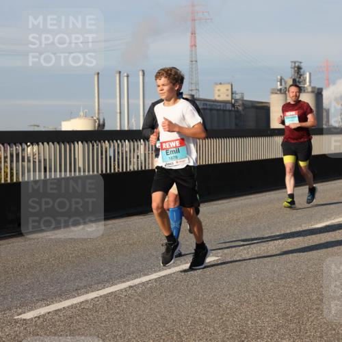 03.10.2025 - Köhlbrandbrückenlauf Lena Gebhardt http://msf.ph/oto/9127487 03.10.2025 09:47:22 Position 2 1878 meine-sportfotos.de
