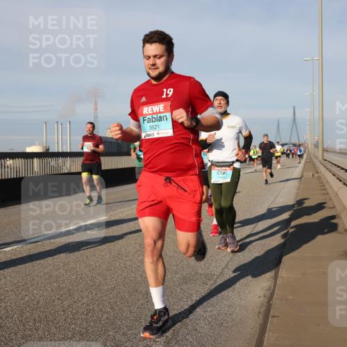 03.10.2025 - Köhlbrandbrückenlauf Lena Gebhardt http://msf.ph/oto/9127517 03.10.2025 09:47:23 Position 2 19, 3521, 3344 meine-sportfotos.de