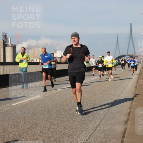 03.10.2025 - Köhlbrandbrückenlauf Lena Gebhardt http://msf.ph/oto/9127535 03.10.2025 09:47:25 Position 2  meine-sportfotos.de