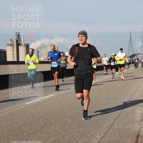 03.10.2025 - Köhlbrandbrückenlauf Lena Gebhardt http://msf.ph/oto/9127541 03.10.2025 09:47:25 Position 2  meine-sportfotos.de