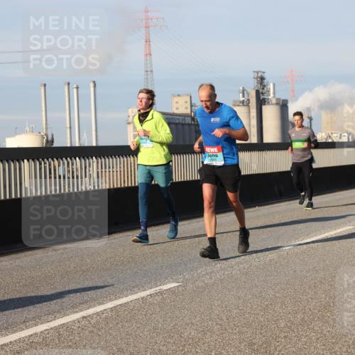 03.10.2025 - Köhlbrandbrückenlauf Lena Gebhardt http://msf.ph/oto/9127563 03.10.2025 09:47:27 Position 2 1543 meine-sportfotos.de