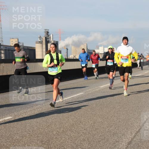 03.10.2025 - Köhlbrandbrückenlauf Lena Gebhardt http://msf.ph/oto/9127595 03.10.2025 09:47:28 Position 2 1836 meine-sportfotos.de