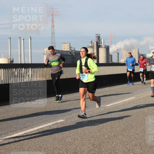 03.10.2025 - Köhlbrandbrückenlauf Lena Gebhardt http://msf.ph/oto/9127600 03.10.2025 09:47:29 Position 2 1836, 1702 meine-sportfotos.de