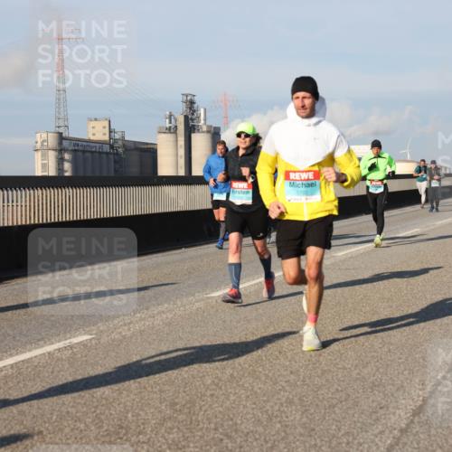 03.10.2025 - Köhlbrandbrückenlauf Lena Gebhardt http://msf.ph/oto/9127623 03.10.2025 09:47:30 Position 2 1353, 1702 meine-sportfotos.de