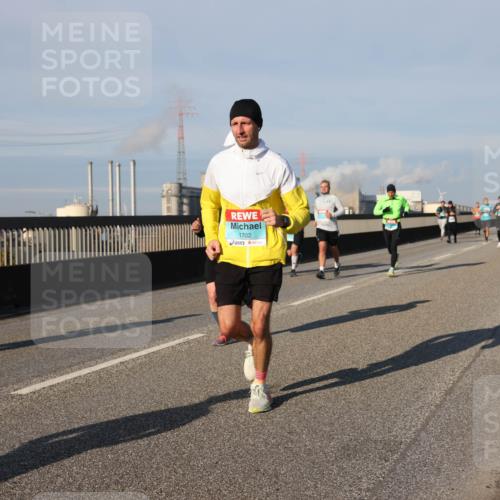 03.10.2025 - Köhlbrandbrückenlauf Lena Gebhardt http://msf.ph/oto/9127638 03.10.2025 09:47:31 Position 2 1702 meine-sportfotos.de