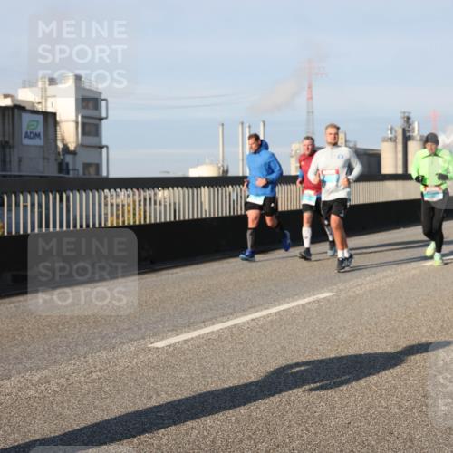 03.10.2025 - Köhlbrandbrückenlauf Lena Gebhardt http://msf.ph/oto/9127659 03.10.2025 09:47:32 Position 2  meine-sportfotos.de