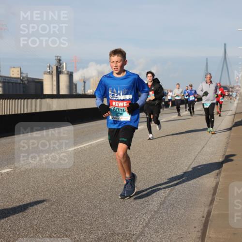 03.10.2025 - Köhlbrandbrückenlauf Lena Gebhardt http://msf.ph/oto/9127705 03.10.2025 09:47:35 Position 2 2020 meine-sportfotos.de