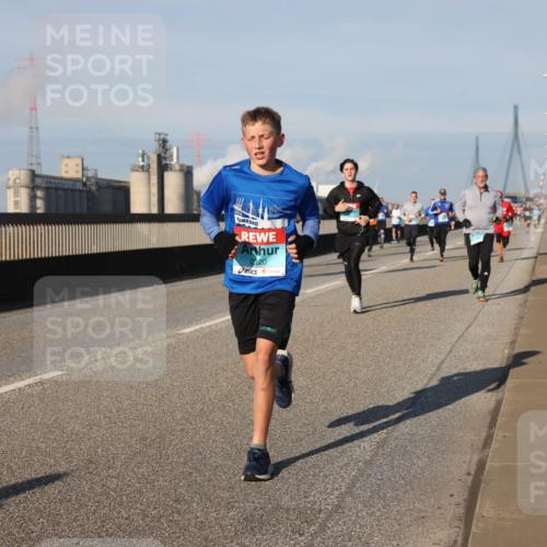 03.10.2025 - Köhlbrandbrückenlauf Lena Gebhardt http://msf.ph/oto/9127715 03.10.2025 09:47:35 Position 2 2920 meine-sportfotos.de