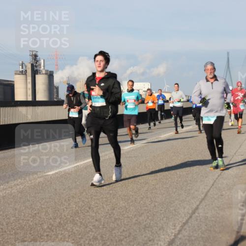 03.10.2025 - Köhlbrandbrückenlauf Lena Gebhardt http://msf.ph/oto/9127744 03.10.2025 09:47:37 Position 2  meine-sportfotos.de