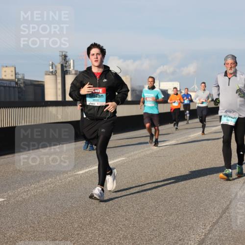 03.10.2025 - Köhlbrandbrückenlauf Lena Gebhardt http://msf.ph/oto/9127746 03.10.2025 09:47:37 Position 2 3655, 1073 meine-sportfotos.de