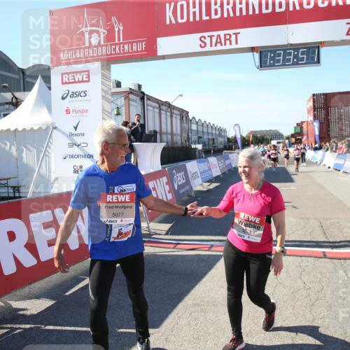 03.10.2025 - Köhlbrandbrückenlauf Jannik Wohlers http://msf.ph/oto/9127747 03.10.2025 13:33:52 Ziel 4919, 4970, 5036, 5074, 5077, 5300, 5367, 6246 meine-sportfotos.de