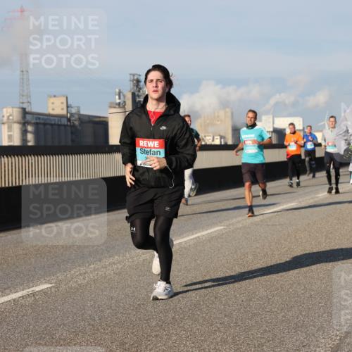 03.10.2025 - Köhlbrandbrückenlauf Lena Gebhardt http://msf.ph/oto/9127757 03.10.2025 09:47:37 Position 2 1073 meine-sportfotos.de