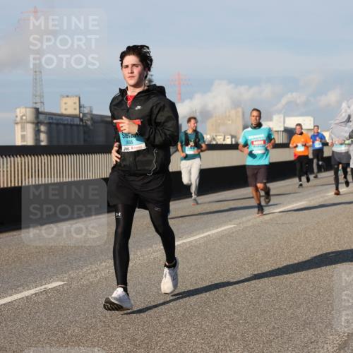 03.10.2025 - Köhlbrandbrückenlauf Lena Gebhardt http://msf.ph/oto/9127765 03.10.2025 09:47:37 Position 2 3655 meine-sportfotos.de