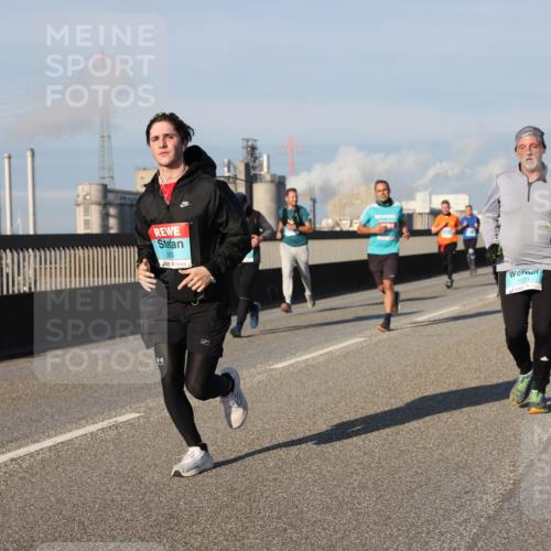 03.10.2025 - Köhlbrandbrückenlauf Lena Gebhardt http://msf.ph/oto/9127777 03.10.2025 09:47:37 Position 2 3655, 1073 meine-sportfotos.de