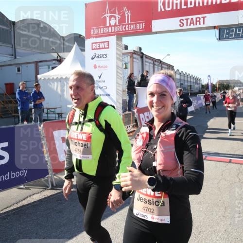 03.10.2025 - Köhlbrandbrückenlauf Jannik Wohlers http://msf.ph/oto/9127784 03.10.2025 13:34:34 Ziel 4702, 4754, 4997, 5390, 5407, 5437, 5693, 5695, 6289, 6290, 6486 meine-sportfotos.de