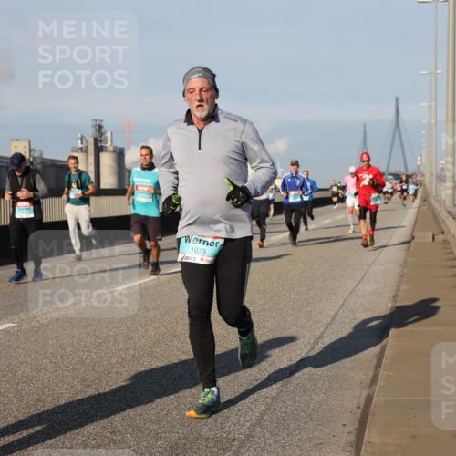 03.10.2025 - Köhlbrandbrückenlauf Lena Gebhardt http://msf.ph/oto/9127789 03.10.2025 09:47:38 Position 2 1073 meine-sportfotos.de